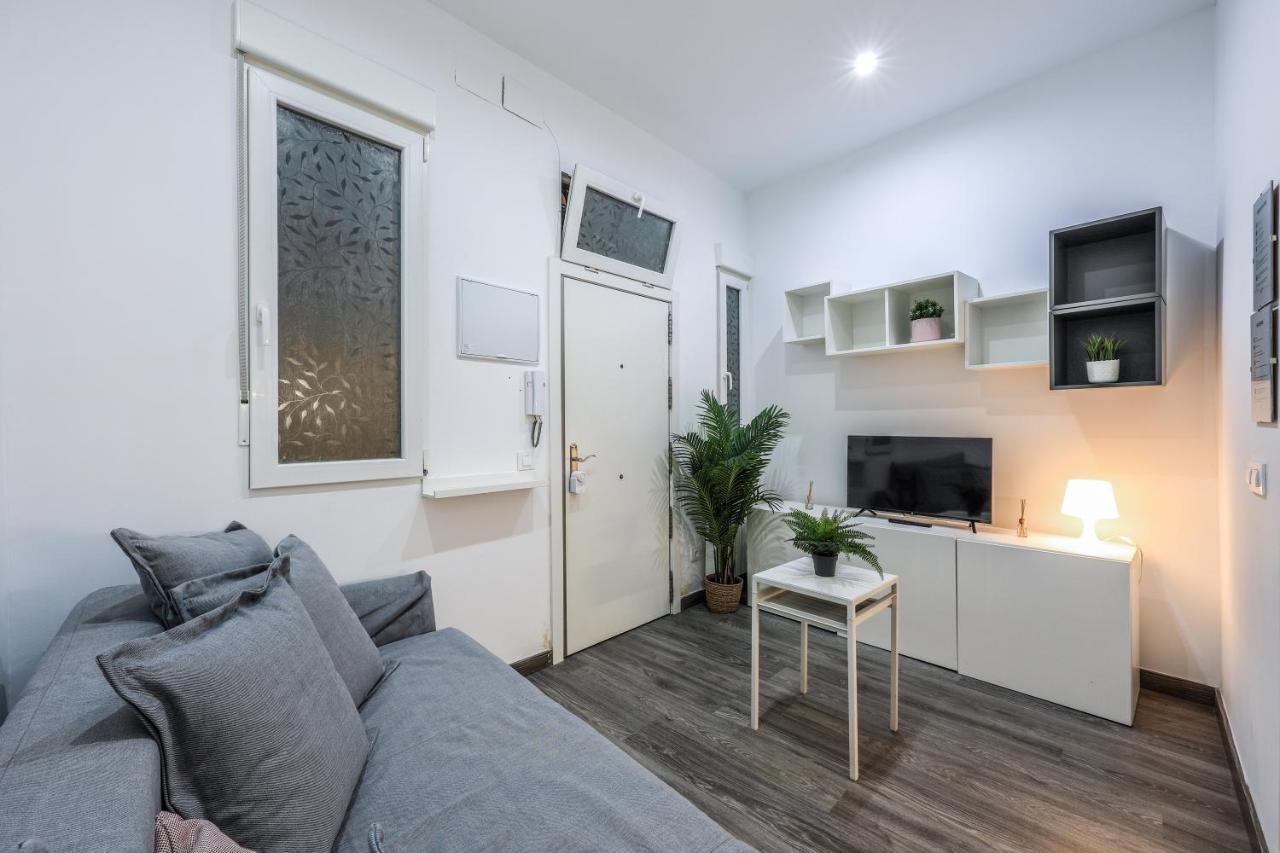 Discover Madrid From Our Cozy Studio Luaran gambar
